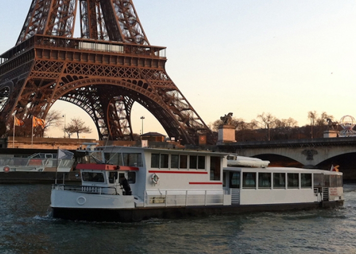Découvrez paris depuis la seine sur une péniche 